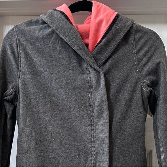 Lululemon Athletica Awareness Wrap Hooded Jacket Gray Ombré Size 2 - Picture 2 of 12